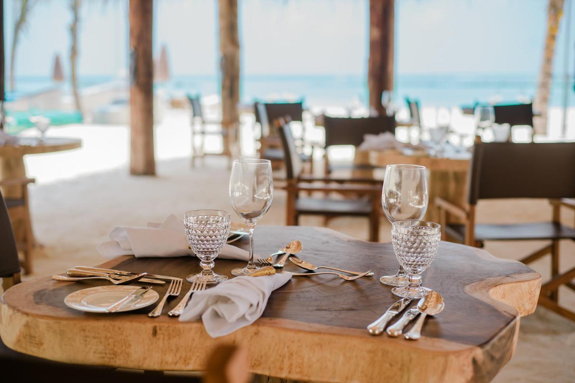 You & Me Maldives Muravandhoo Екстериор снимка